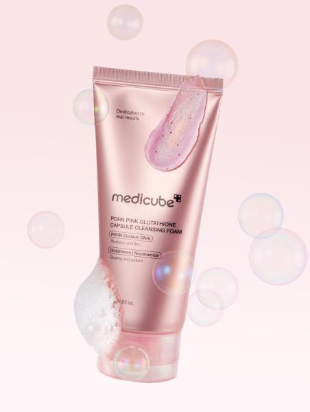 Medicube PDRN Pink Glutathione Capsule Cleansing Foam 120g product image