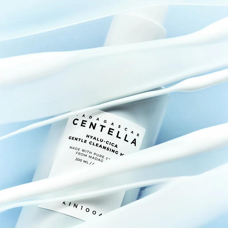 SKIN1004 Madagascar Centella Hyalu-Cica Gentle Cleansing Milk 200ml