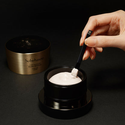 Sulwhasoo Timetreasure Invigorating Cream 60ml — official product image 5